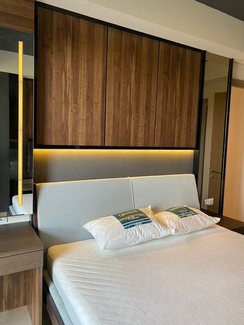 Apartemen Gold Coast PIK — custom furniture & interior oleh Logica.Space