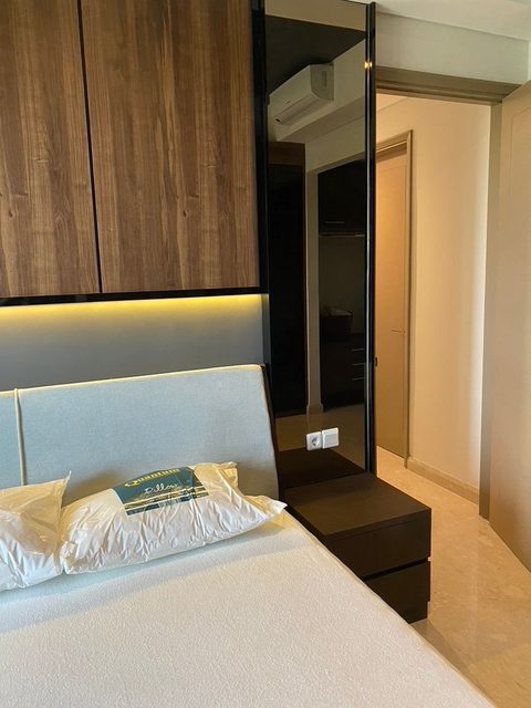 Apartemen Gold Coast PIK — custom furniture & interior oleh Logica.Space