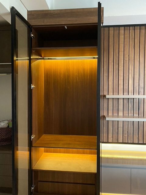 Apartemen Gold Coast PIK — custom furniture & interior oleh Logica.Space