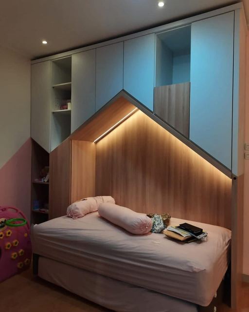 Serpong Park Residence — custom furniture & interior oleh Logica.Space